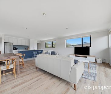 Bright And Modern Living In Geilston Bay - Photo 1