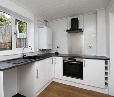 2 bedroom terraced house to rent - Photo 4