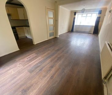 3 bedroom detached house to rent - Photo 5