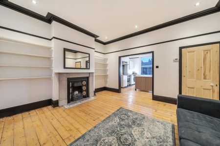 4 bedroom flat to rent - Photo 3