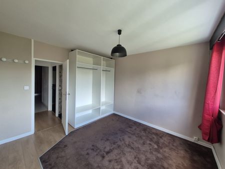 Location Appartement 3 pièces 60m² LYS LEZ LANNOY 59390 - Photo 2
