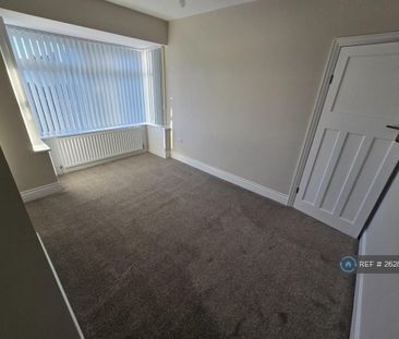 3 bedroom semi-detached house to rent - Photo 6