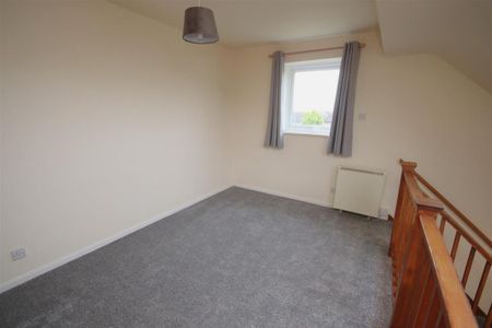 1 bedroom semi-detached house to rent - Photo 2