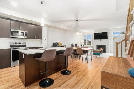 For Lease - 93 Richelieu Street, Russell, Ontario - Photo 2