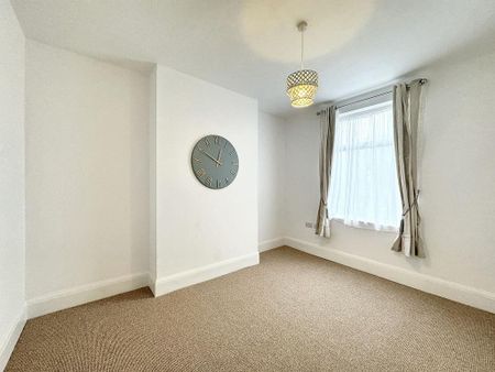 3 bedroom terraced house to rent - Photo 5