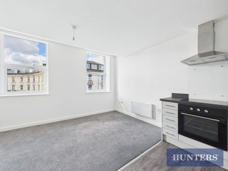2 bedroom Flat To Let - Photo 4