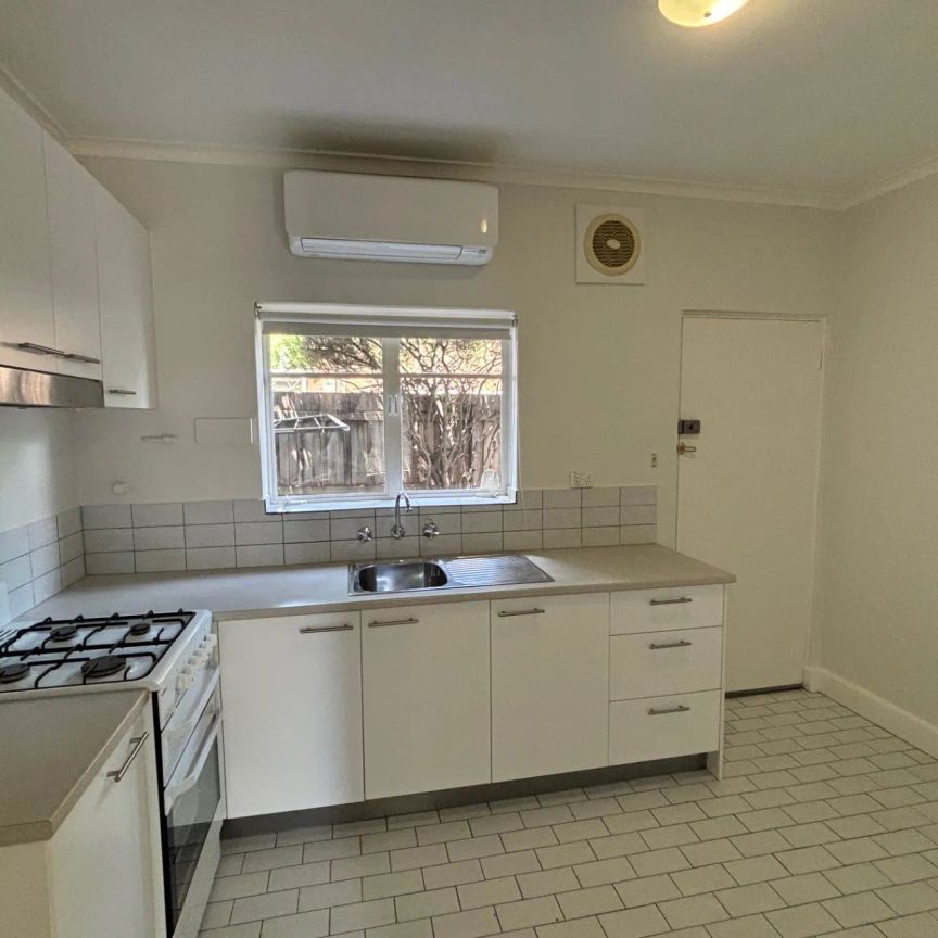 Unit 1/14A Myrtle Grove, Preston. - Photo 1