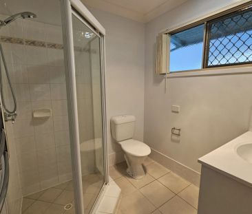 Stunning Double Storey Home in Underwood - Photo 5
