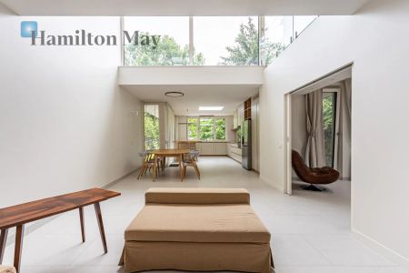 Nowoczesny dom o powierzchni użytkowej 280 m2 z dwoma tarasami i ogrodem w Wilanowie - Photo 2