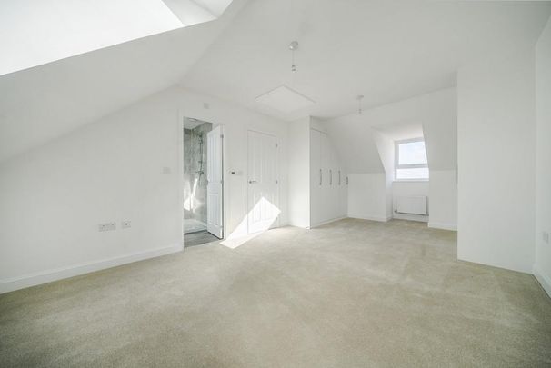 4 bedroom detached house to rent - Photo 1