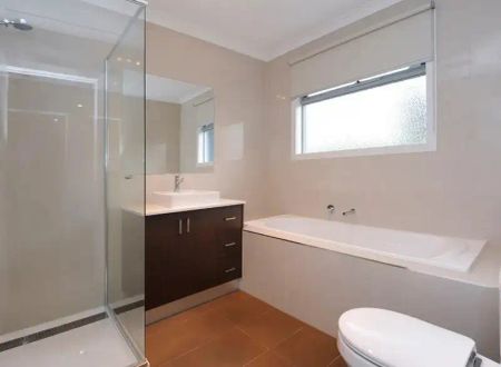 “MODERN LIVING AT ITS BEST!” - Photo 5