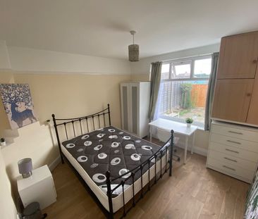 Room in a Shared House, Filton Avenue, BS34 - Photo 4