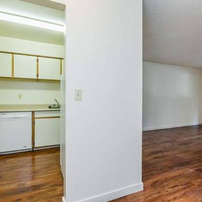 ***ONE FREE MONTH *** 2 bedroom for rent $2200 - Photo 3