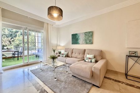 2 Bedroom Apartment For Rent in Nueva Andalucía, Málaga - Photo 2