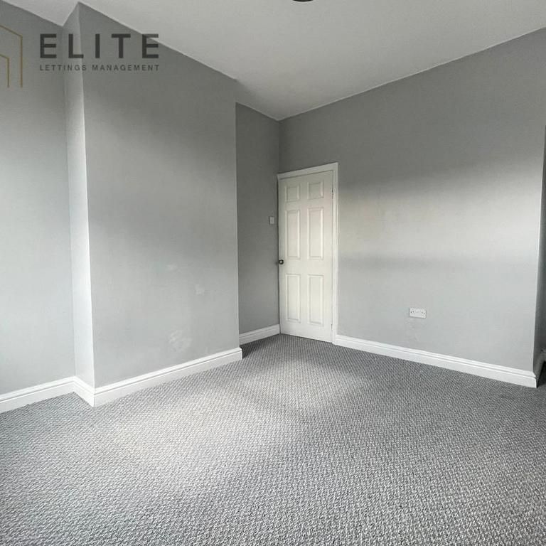 2 bedroom end of terrace house to rent - Photo 1