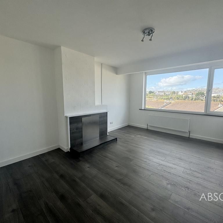 2 bedroom semi-detached bungalow to rent - Photo 1