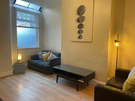 5 Bed Terraced House, Whitby Rd, M14 - Photo 1