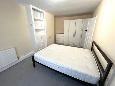 2 Bed Terraced House, Woodside Terrace, LS4 - Photo 2