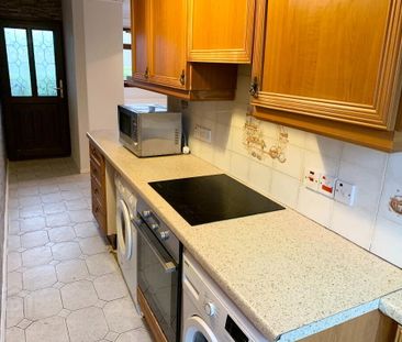 6 Broadway Avenue, Carrickfergus, BT38 8DD - Photo 3