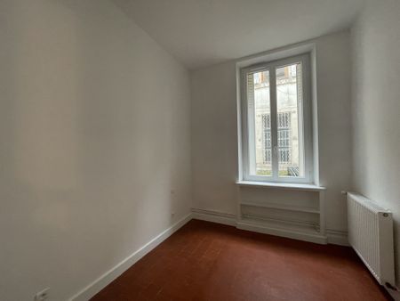 Location Appartement 5 pièces 133m² NARBONNE 11100 - Photo 4