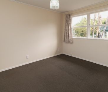 Smart Stylish Home on Sycamore Dr - Photo 3