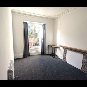 Bedsit, Sydenham Road, BS6 - Photo 2