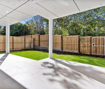 Executive Townhouse Living in Dicky Beach - Photo 3