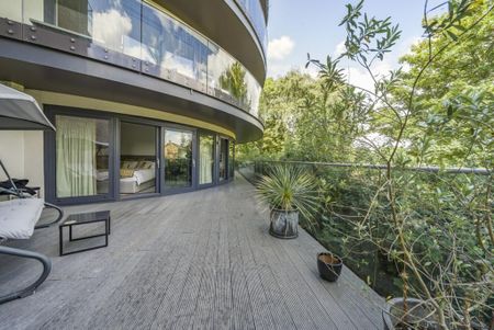 3 bedroom flat to rent - Photo 5