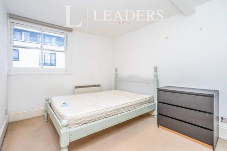 2 bedroom apartment to rent Canute Castle, 2 Royal Crescent Road, Southampton, SO14 - Photo 3
