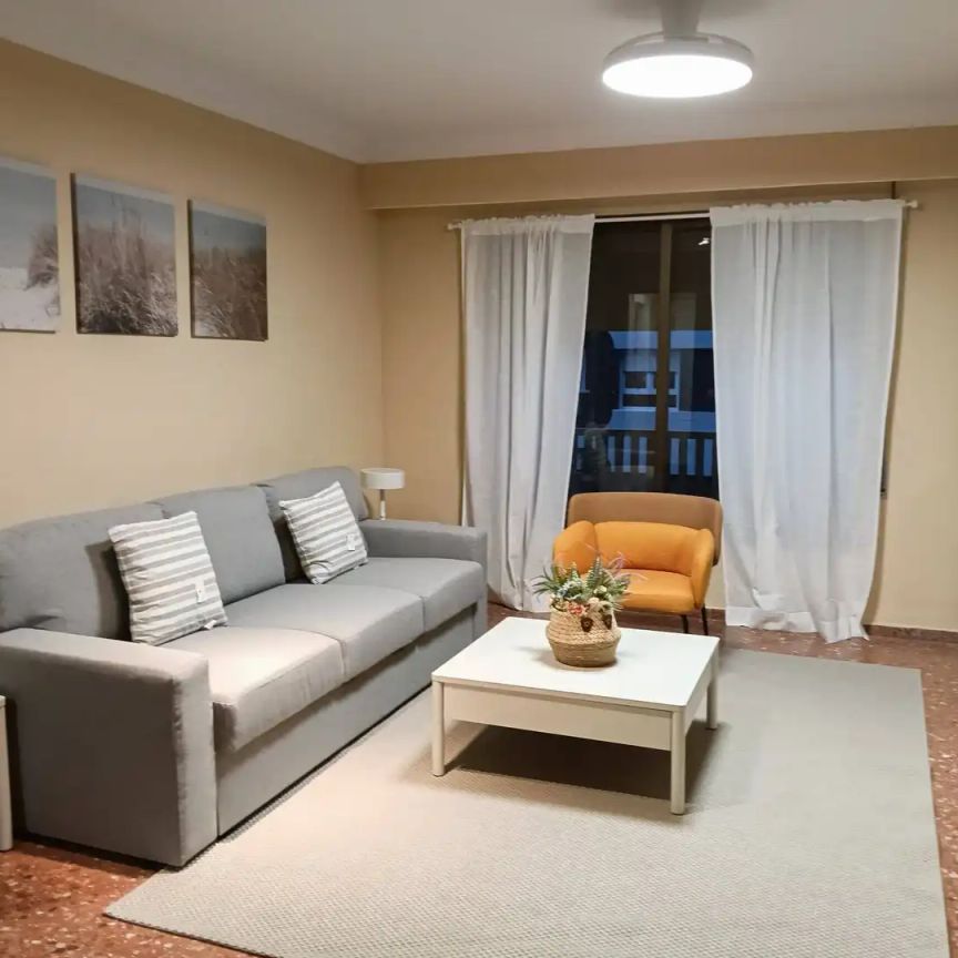 Piso de alquiler en Calle Musico Gines, Ciutat Jardí - Photo 1