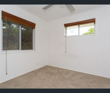 Family Home Close to Everything! - Photo 4