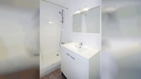 Avinguda de la Riera de Cassoles, Barcelona, Catalonia 08012 - Photo 5