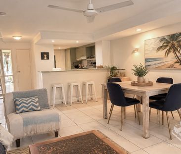 Stylish 2-Bedroom townhouse in Sailfish Cove, Mermaid Waters - Photo 1