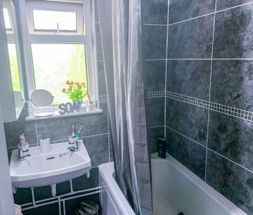 Room in a Shared House, Coldpark Gardens, BS13 - Photo 5