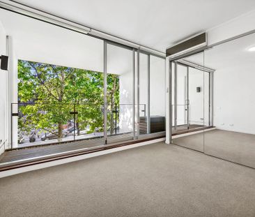 Mondrian Building - Photo 2