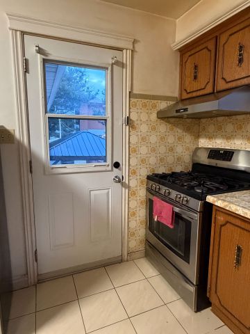 For Lease - 10 Fairington Crescent Unit# UPPER, Hamilton, Ontario - Photo 4