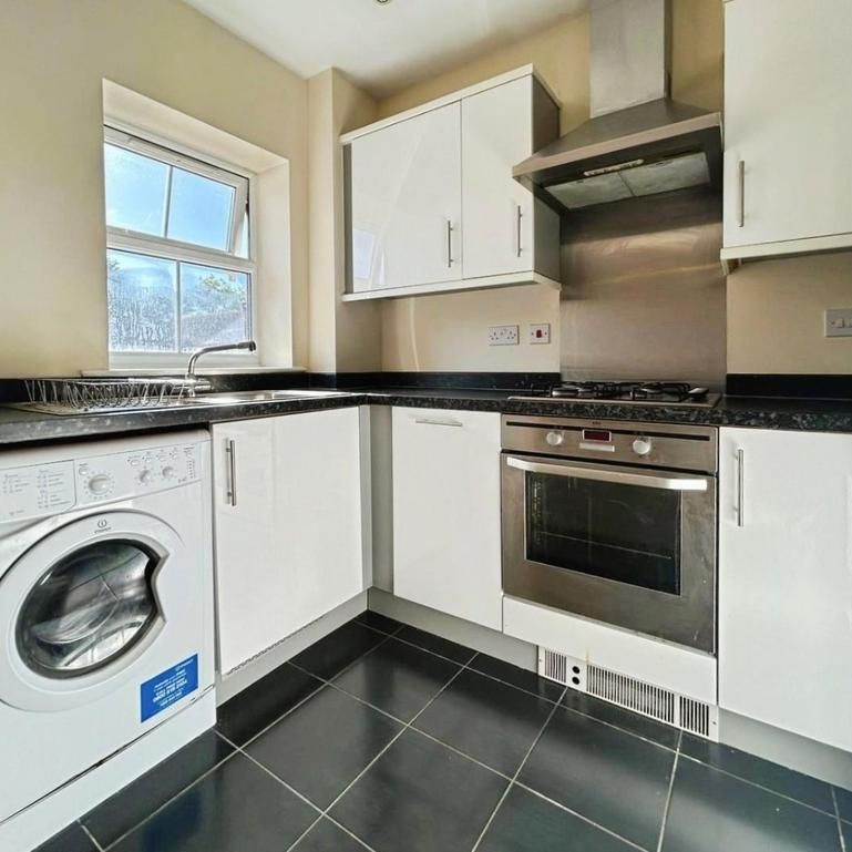 3 bedroom apartment to rent - Photo 1