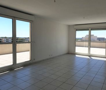 Location Appartement 3 pièces 82m² NIMES 30900 - Photo 1