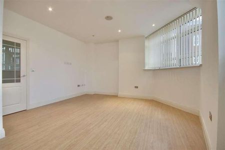 Quay House, Broad Street, Portsmouth, PO1 - Photo 3