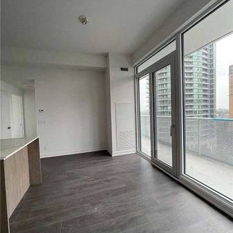 Yonge/Fince Spacious 2Bdrm Prime Location Flr To Ceiling Windows - Photo 1