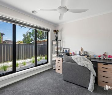 Modern 3 Bedroom Home with Plunge Pool & Alfresco - Photo 3