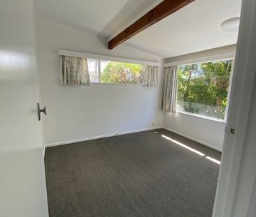 Property Management32 Kowhai Road, Campbells Bay - Unit for Rent - Photo 2