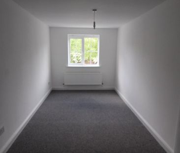 5 bedroom townhouse to rent - Photo 2