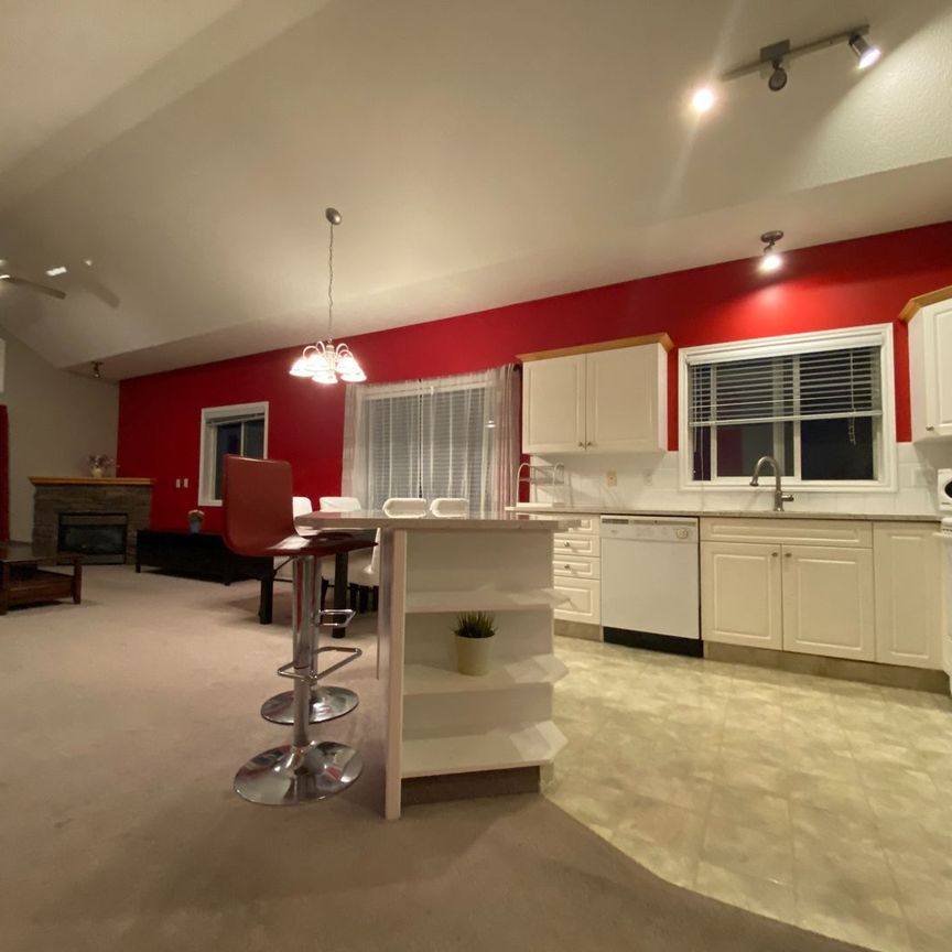 Furnished 2 Bed + 2 Bath - Photo 1