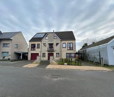 Duplex met carport - Photo 1