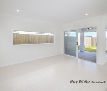 FAMILY HOME IN GREENBANK - COVELLA ESTATE - Photo 2