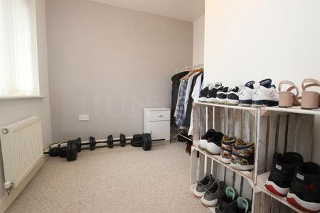 3 bedroom House To Let - Photo 5