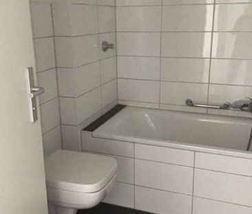 Ab sofort: Tolle 4-Zimmer-Wohnung in Düsseldorf-Lichtenbroich - Photo 6