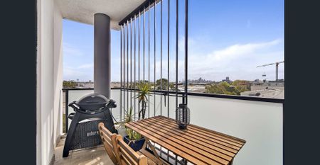 Top floor three bedroom apartment in The Birmingham - Photo 3