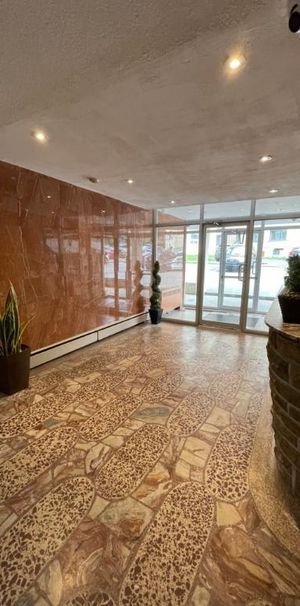 À louer 1400$ – 4 ½ au 2715 Place Darlington, Côte-des-Neiges - Photo 1